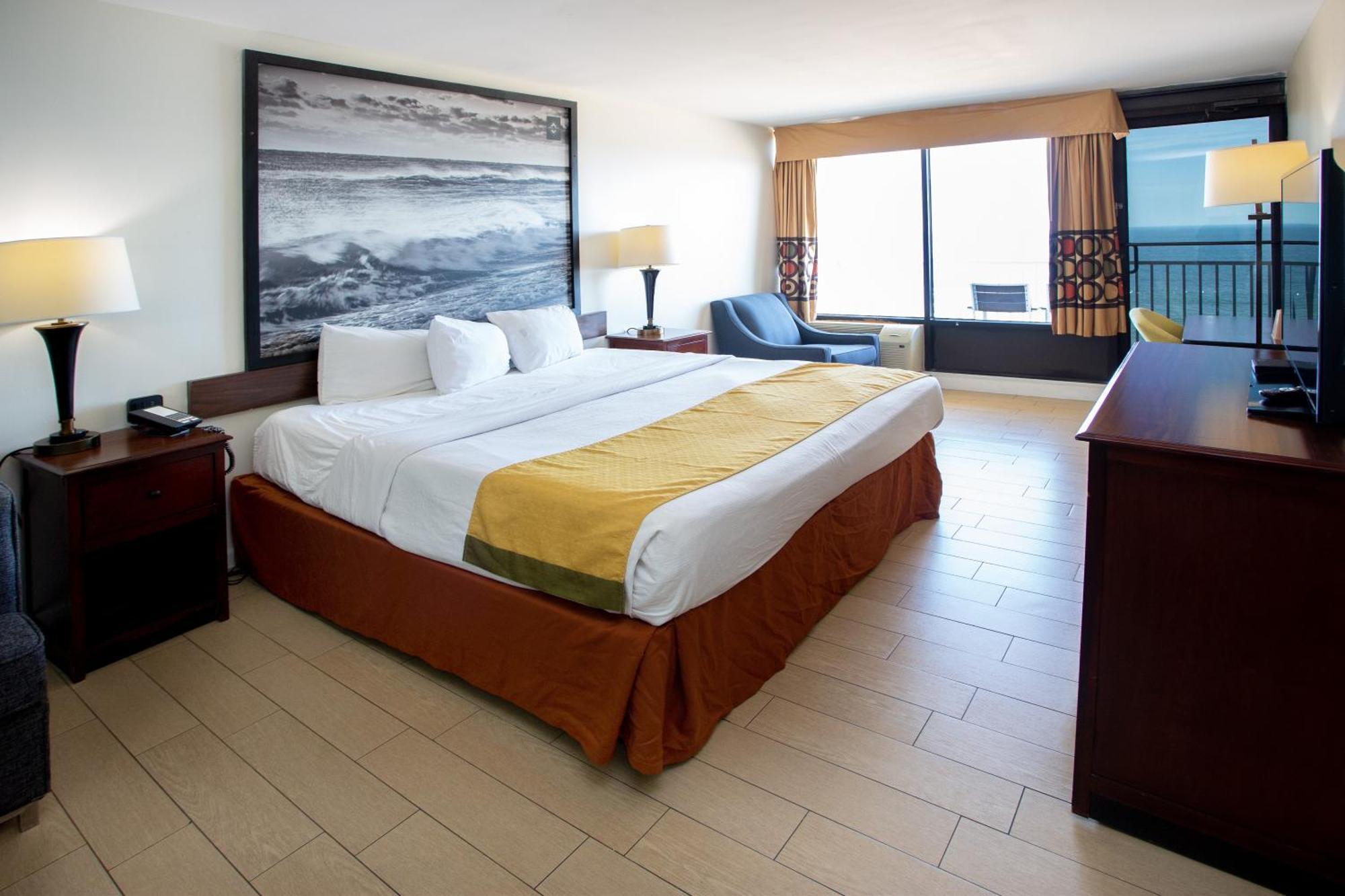 Superior King Room Non-Smoking Oceanfront,1562944534:JPEG